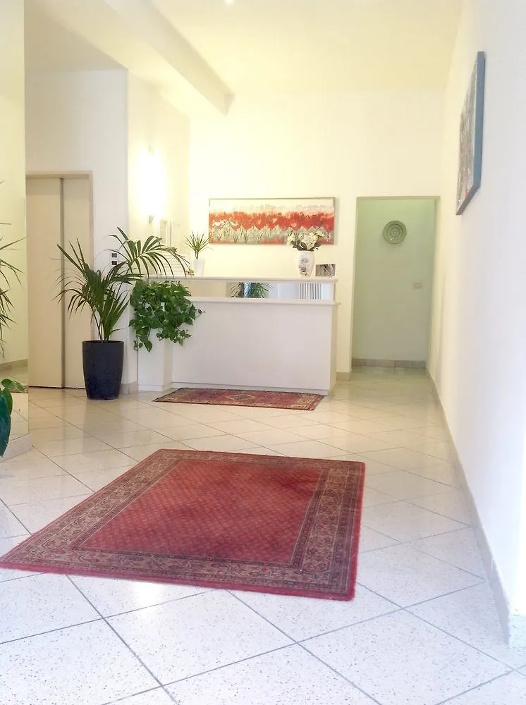 Residence Villa Ofelia Rimini 3*,