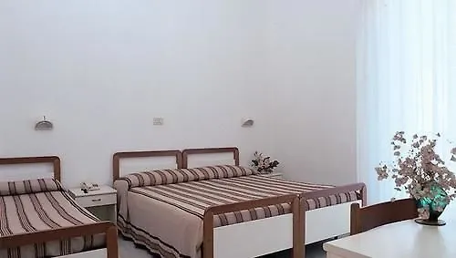 Residence Villa Ofelia Rimini 3*,  Italien