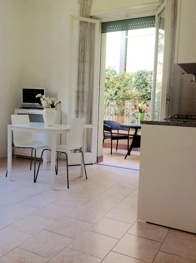 Residence Villa Ofelia Rimini 3*,